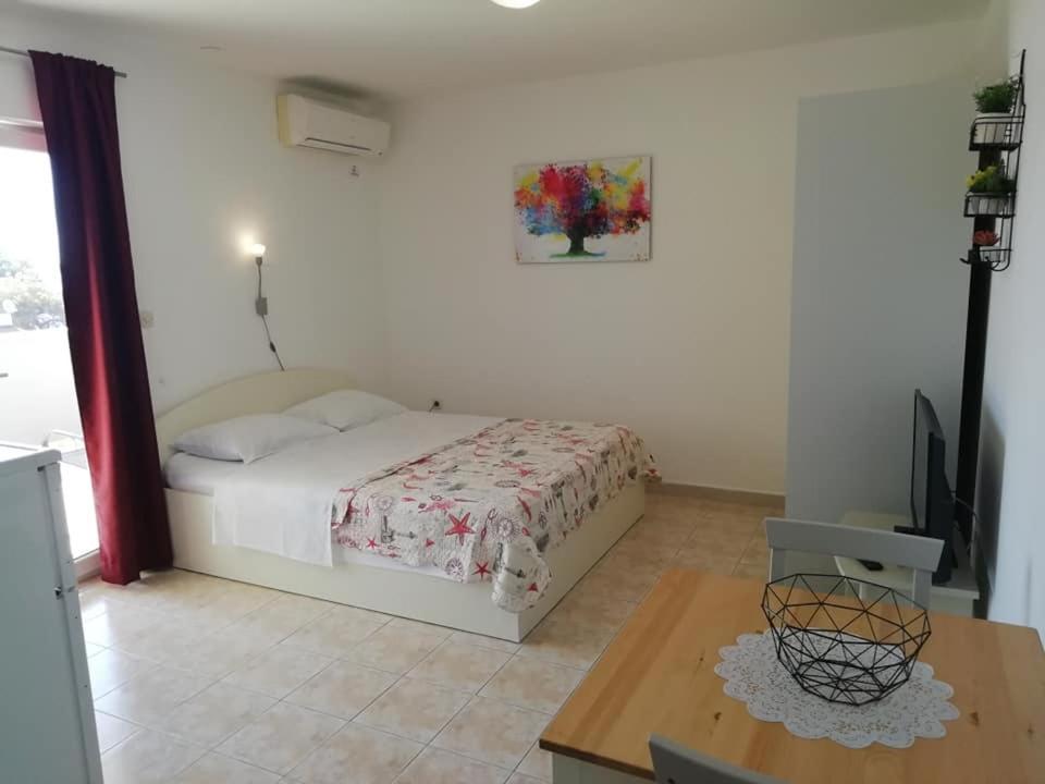 Apartmani ROKO, Sevid Marina Bagian luar foto